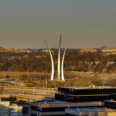 Global Luxury Suites Near Pentagon City Arlington Exterior photo