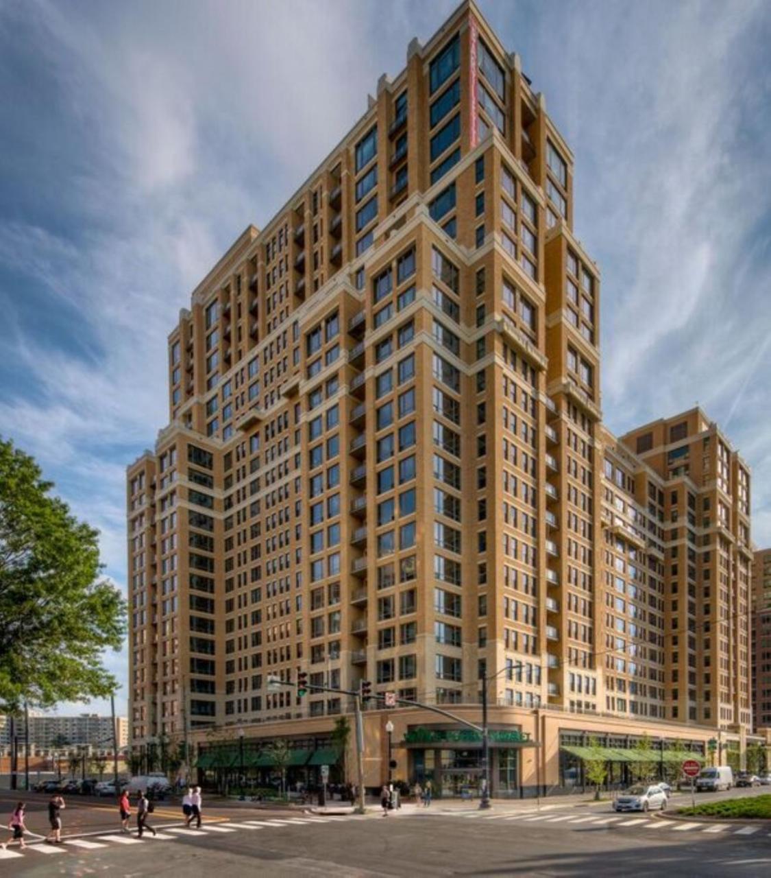 Global Luxury Suites Near Pentagon City Arlington Exterior photo