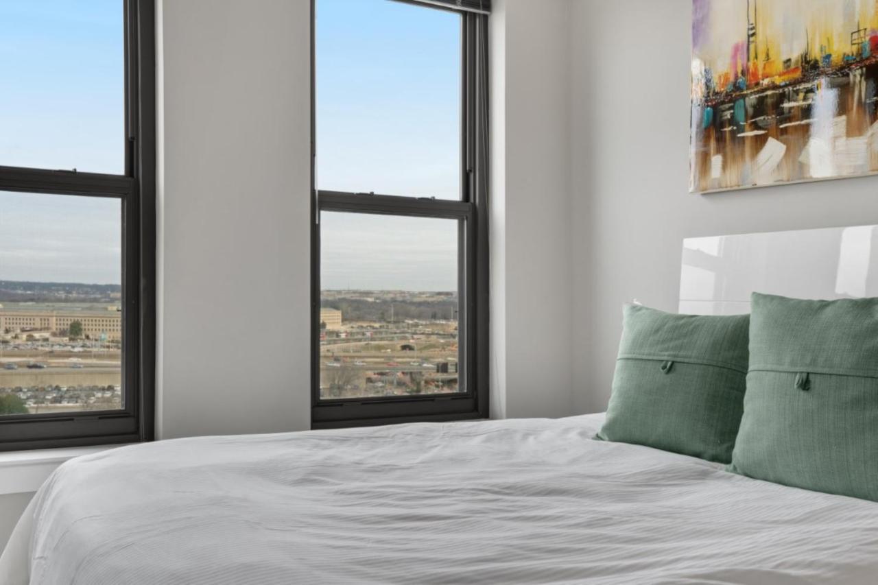 Global Luxury Suites Near Pentagon City Arlington Room photo